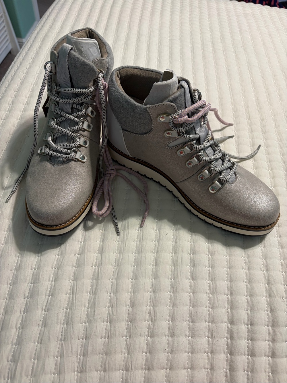 Women's White Mountain Clifton Hiking-Style Ankle Boots
